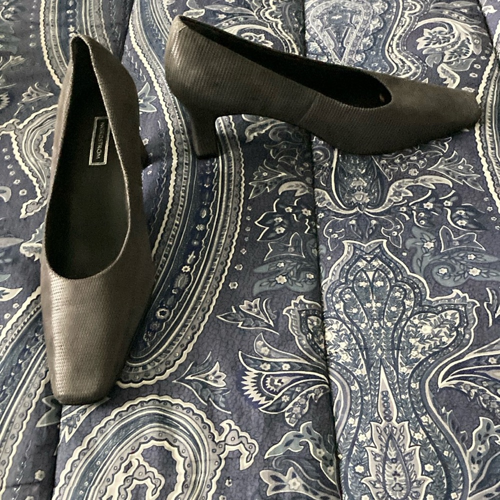 grained leatheret, silk lining